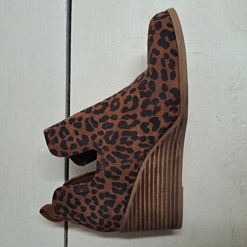 TOMS Leopard Design Almond Toe Casual Boots Ankle Mid Heel 2-3" Women's Size 8 - Picture 5 of 8
